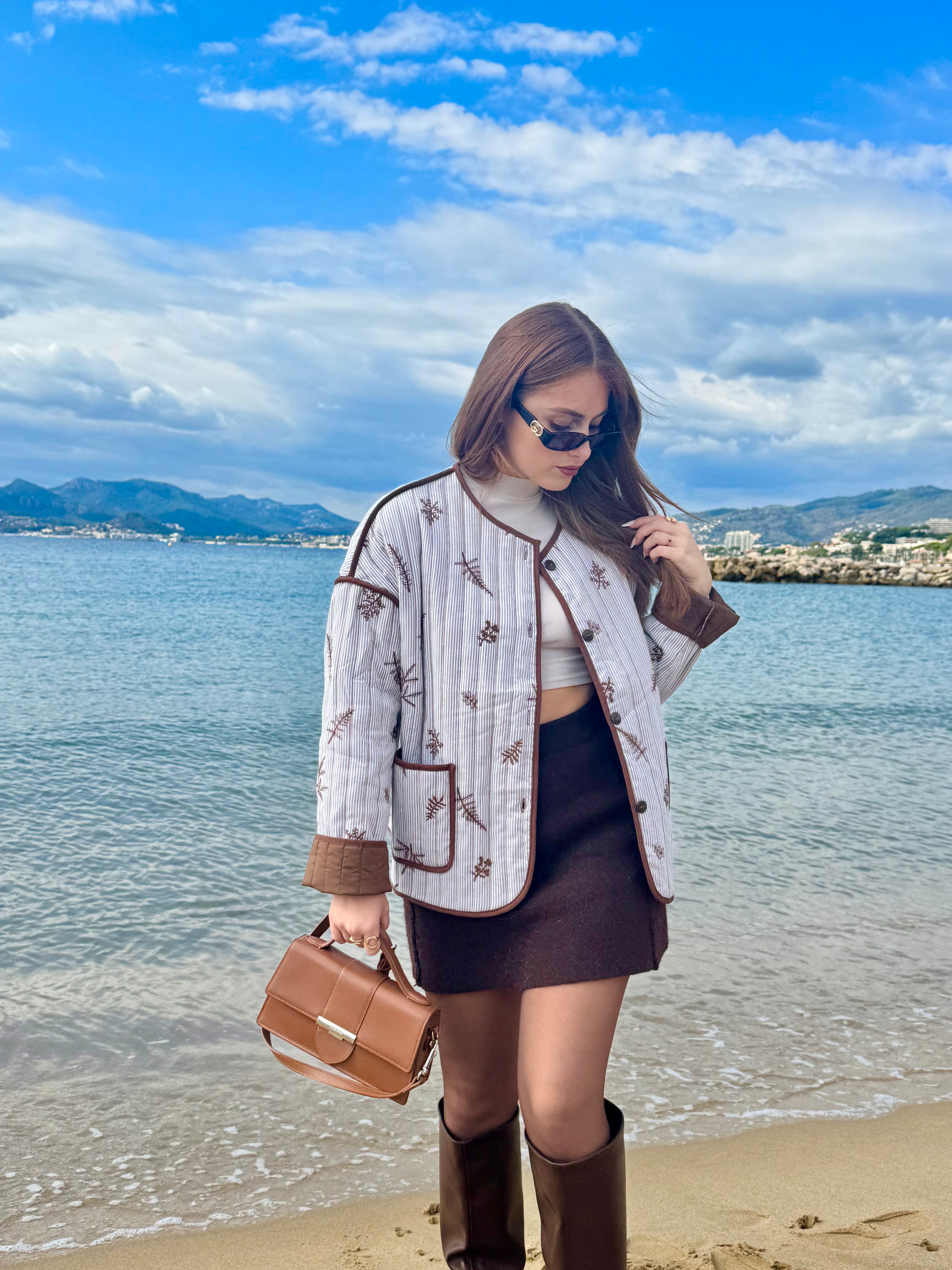Veste matelassée beige à broderies